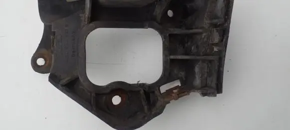 Audi A6 S6 C5 4B Front splash guards bracket 4B0853921B