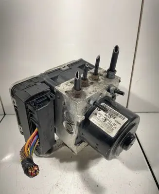 BMW X3 E83 ABS Pump 6859244 685924302