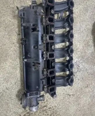 BMW 5 E39 Intake manifold 7785554