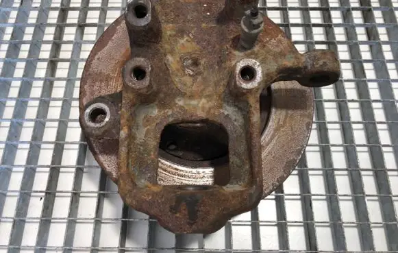 Volkswagen II LT Front wheel hub spindle knuckle 
