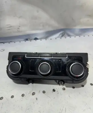 Volkswagen Golf VI Climate control unit 7N0907426AM 5HB00975170