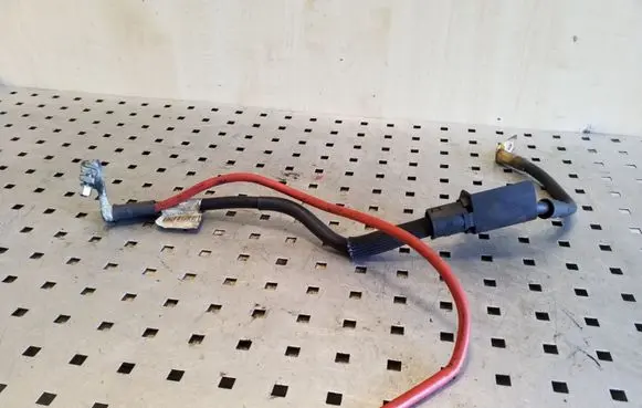 Volkswagen Golf Plus Positive cable (battery)