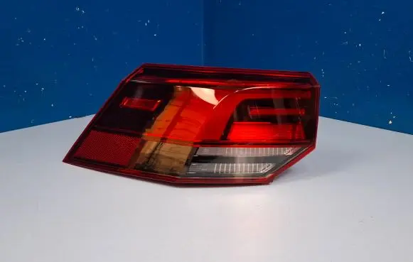 Volkswagen Golf VIII Rear/tail lights 5H0945095C 81970101