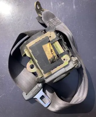 Audi A4 S4 B5 8D Rear seatbelt 560419000 8D9857806D