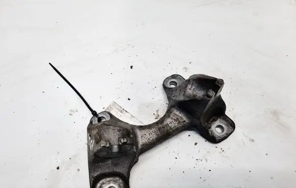 BMW 3 E90 E91 Engine mounting bracket 2232677410501