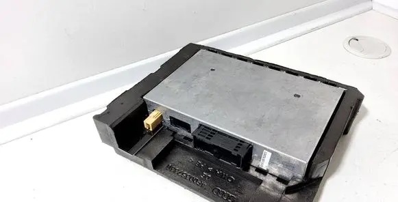Audi A6 S6 C6 4F Bluetooth control unit module 4E0862335 4E0910336F 4F0035733D