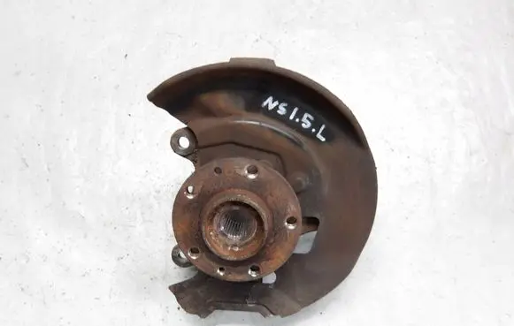 Nissan Qashqai Front wheel hub spindle knuckle