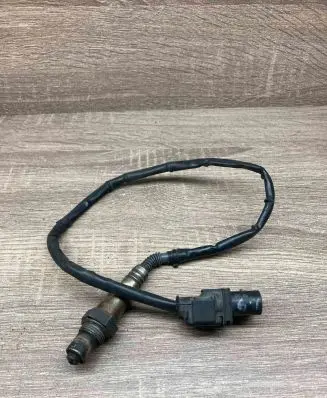 Volkswagen Caddy Lambda probe sensor 03L906262 0281004085