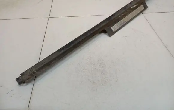Mercedes-Benz R W251 Front sill trim cover A2516800135