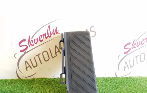 Volkswagen T-Roc Foot rest pad/dead pedal 5Q1864777C