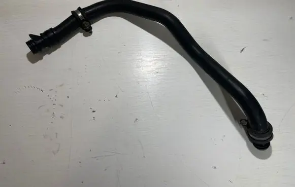 Mercedes-Benz Vito Viano W639 Oil fill pipe A6460160429
