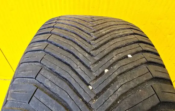 Peugeot 3008 III R19 winter tire 