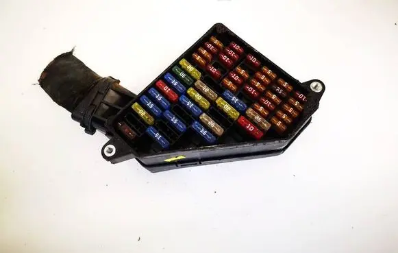 Volkswagen Polo IV 9N3 Fuse box set 0810506783 085231391002