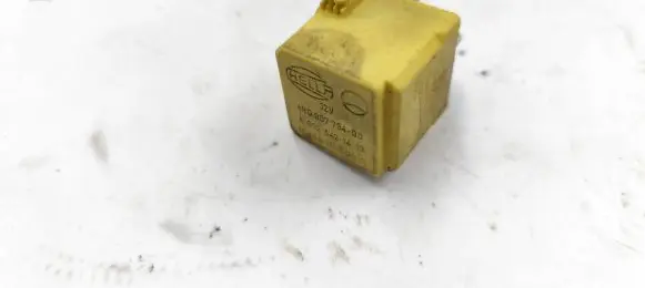 Mercedes-Benz C W203 Other relay A0025421419 4RD00779400