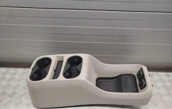 Chrysler Pacifica Center console 5SV55TRMAA 5RK001D2AE