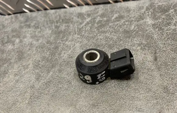 Detonation knock sensor