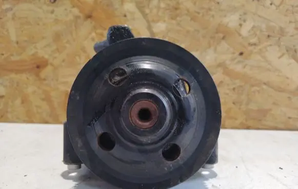 Jaguar XF X250 Power steering pump 8X233A696BA