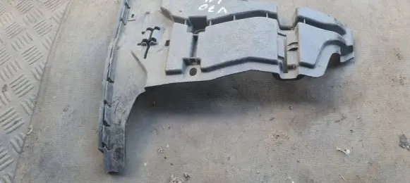 Volvo V70 Front bumper mounting bracket 08693181