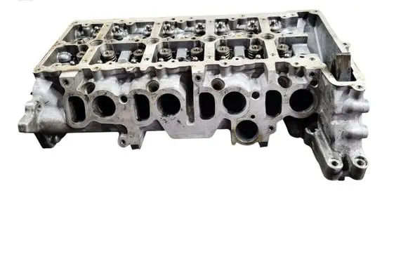 BMW 3 E90 E91 Engine head 779767606 07101201206 14013850
