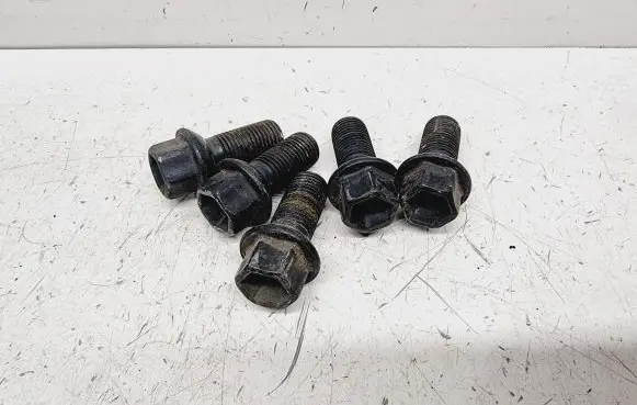 Mercedes-Benz E W212 Nuts/bolts A0009901707