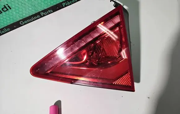 Tailgate rear/tail lights