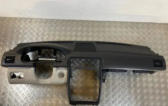 Mercedes-Benz B W245 Dashboard A1696800887 1005931