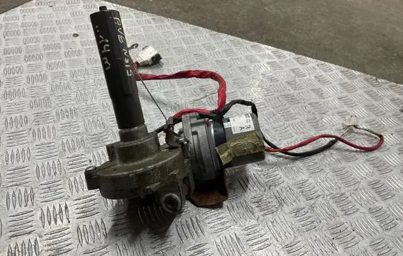 Toyota Avensis T270 Power steering pump 8096020030