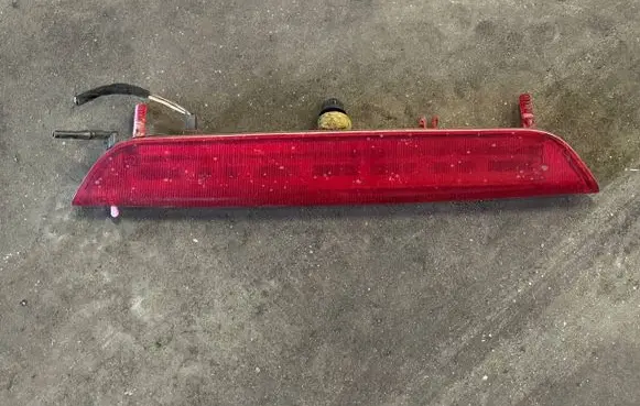 Skoda Octavia Mk2 (1Z) Third/center stoplight 1Z9945097C