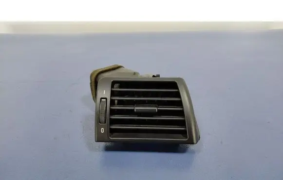BMW 3 E46 Dashboard side air vent grill/cover trim 8361898