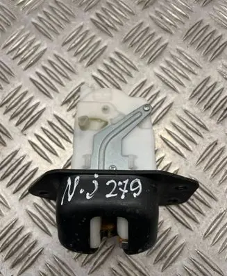 Loading door lock