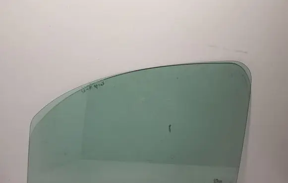 Renault Kangoo II Front door window glass four-door 8200439460