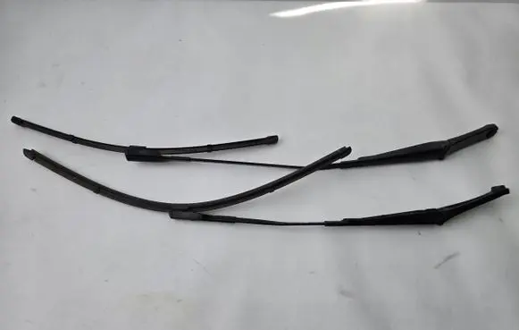 Audi A4 S4 B9 Windshield/front glass wiper blade 8W1955407