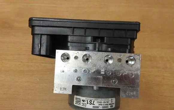 Hyundai Kona I ABS Pump 58900J9000 06210256164 28516317113