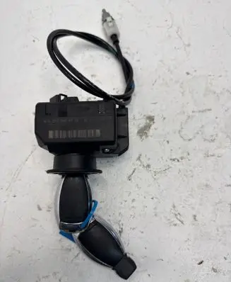 Mercedes-Benz C W204 Ignition lock A2045450908 1012712101706140
