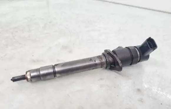 Volvo S60 Fuel injector 0445110078 8658352