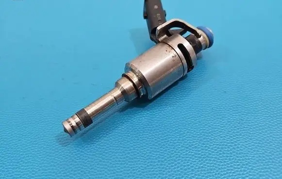 Hyundai Santa Fe Fuel injector 0261500309 IMPRK1565201