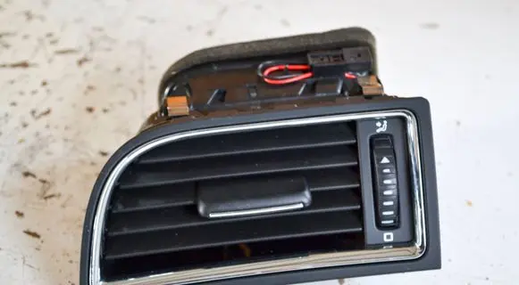 Skoda Superb B6 (3T) Dashboard side air vent grill/cover trim 3T0819701 1461148