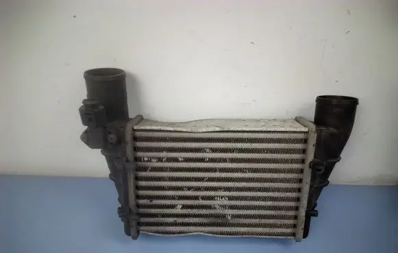 Volkswagen PASSAT B5 Intercooler radiator 058145805G 1668269