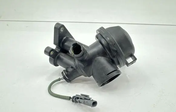 Land Rover Evoque II Thermostat/thermostat housing K4P38575AB