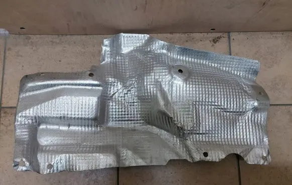 Audi Q7 4M Exhaust heat shield 4M0825692D