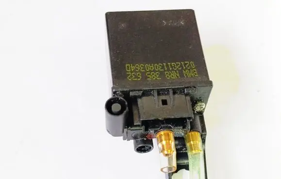 BMW 5 E39 Seat control module 8385632