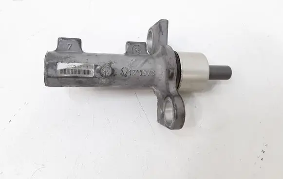 Audi A6 S6 C5 4B Master brake cylinder