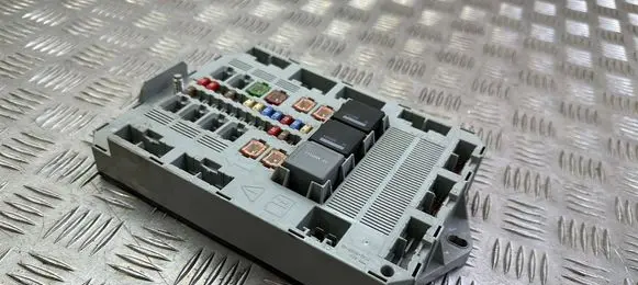 Jaguar XF Fuse module 9X2314D628AC 7370011040