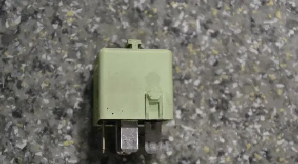 BMW 5 E39 Other relay V23134K59X312 8373700 6136
