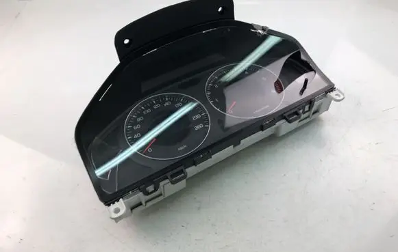 Volvo V70 Speedometer (instrument cluster) 31254535AA