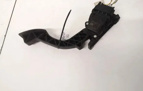Ford Focus Accelerator throttle pedal 4m519f836ah 4m51-9f836-ah