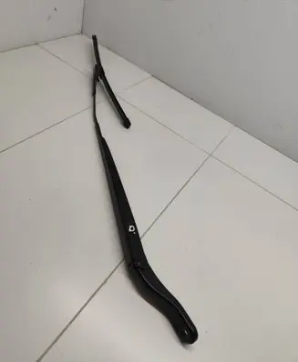 Peugeot 208 Front wiper blade arm 9822931880