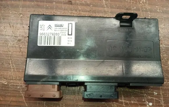 Peugeot 607 Seat control module 9663279280