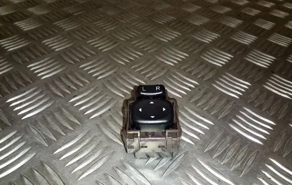 Toyota Avensis T270 Wing mirror switch 183647