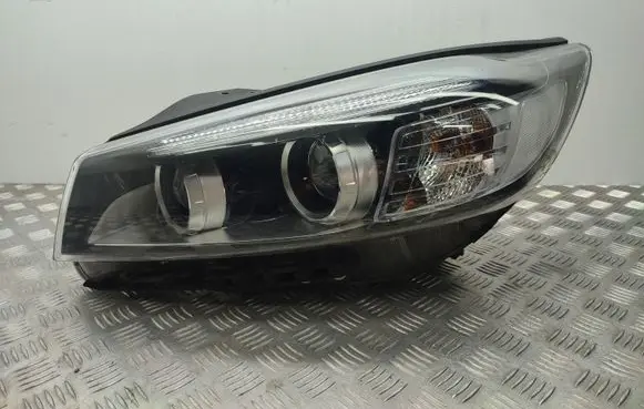 KIA Sorento Headlight/headlamp 92101C5210